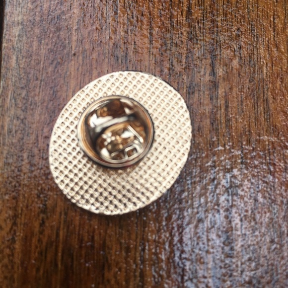 3/$23 🆕 Orange Enamel Pin Brooch ❣️ - Picture 3 of 3